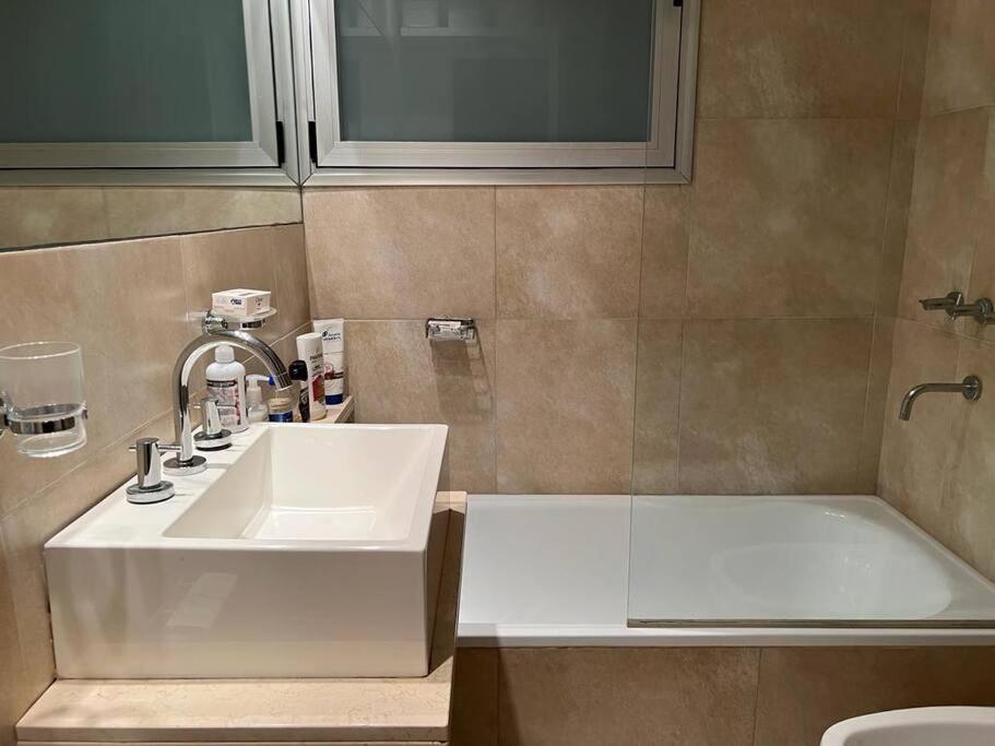 Apartamento Hermoso Studio En Recoleta Con Piscina Y Laundry *