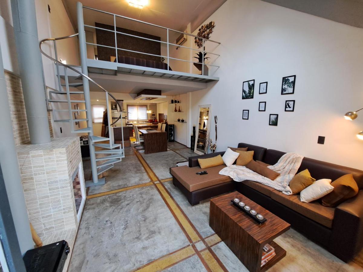 Stylish Amplio Duplex Loft Cochera-parking Canitas - Palermo Equipado - Tarifas En Ars, Solo Argentinos Apartamento *