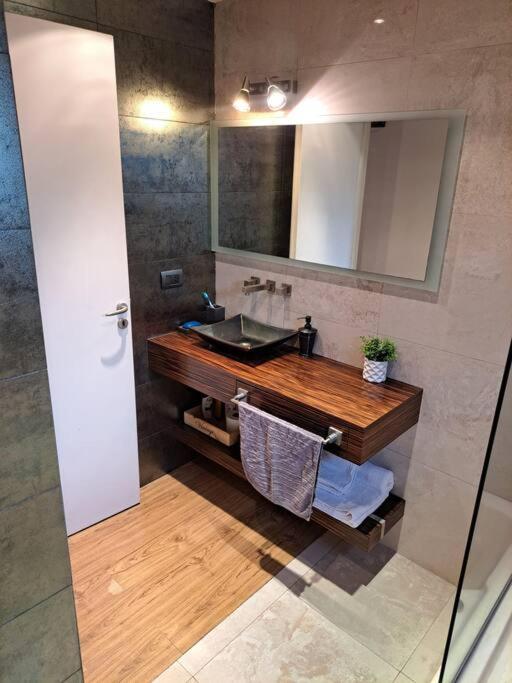 Stylish Amplio Duplex Loft Cochera-parking Canitas - Palermo Equipado - Tarifas En Ars, Solo Argentinos Apartamento Ciudad Autónoma de Buenos Aires