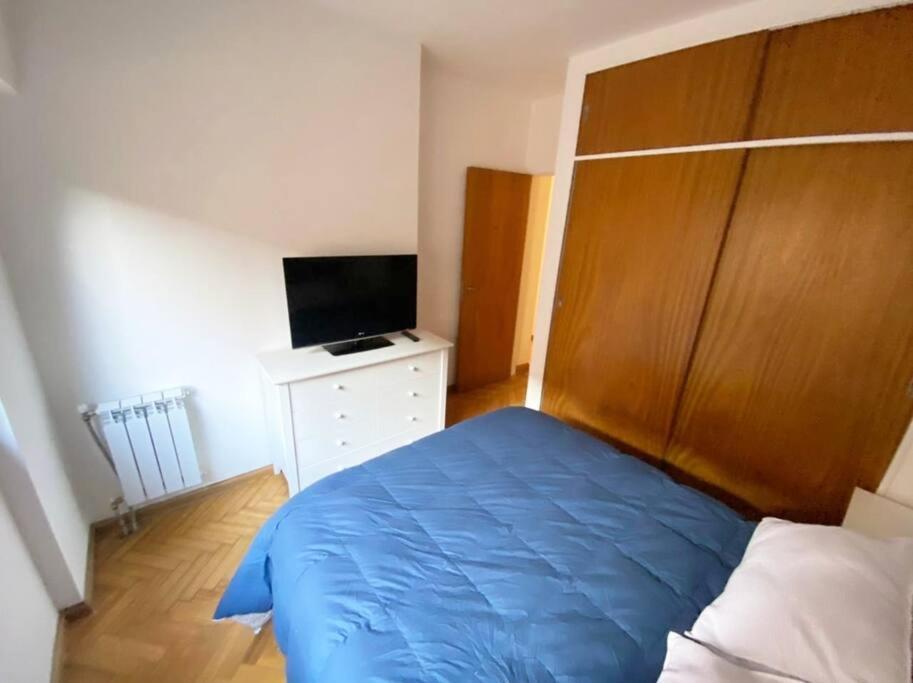 Live & Work Apart In City, Near Park! Apartamento