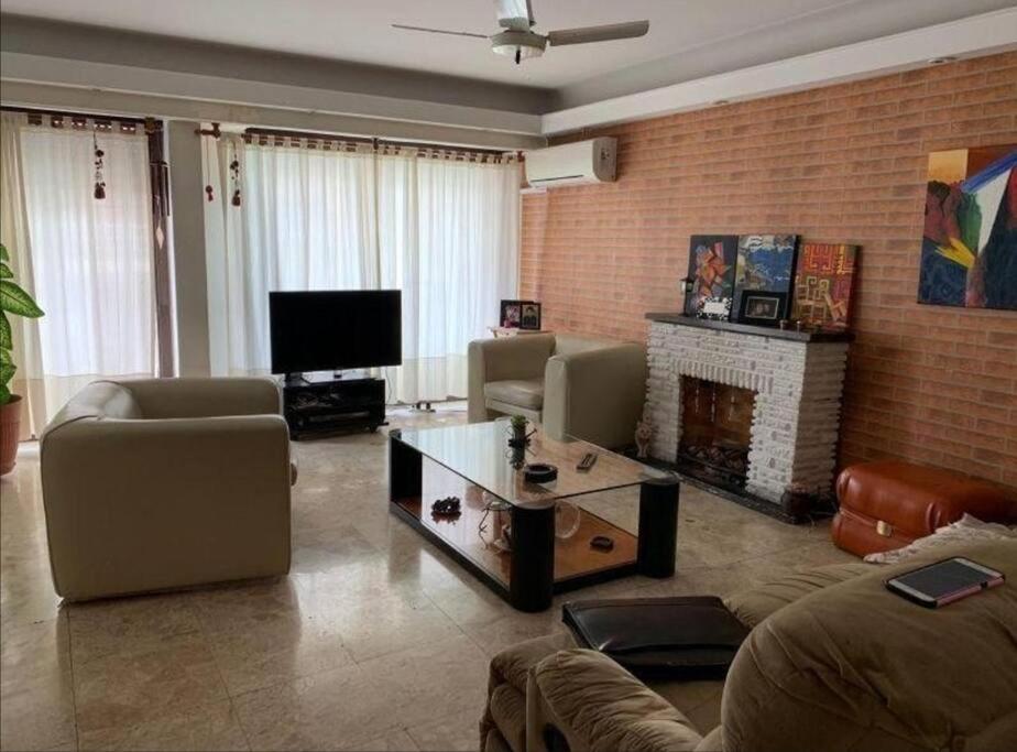 Departamento Grande En *