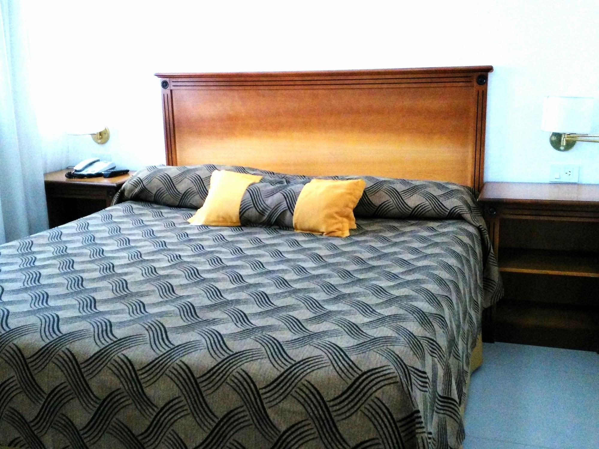 Tritone Hotel 3*