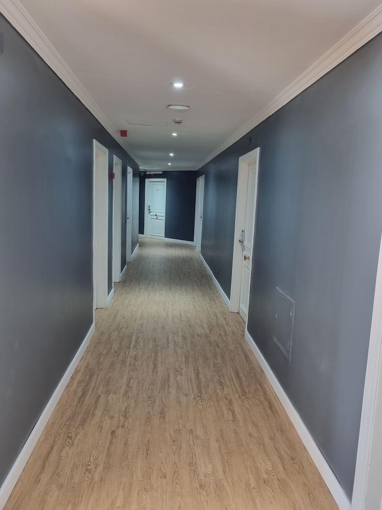 Hotel Regis Orho 3*
