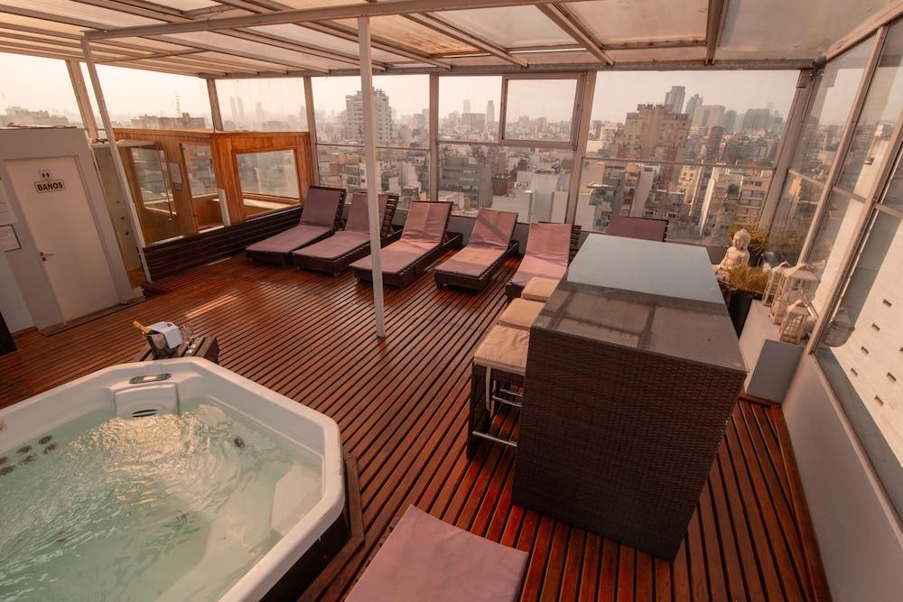 Isi Baires Apartahotel