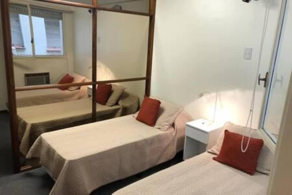 Ideal Para Amigos Y Parientes En Pleno Microcentro *