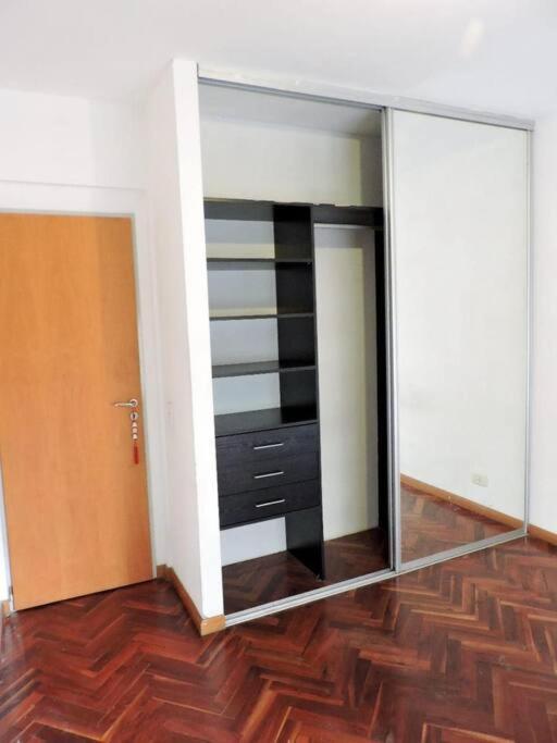 Panoramic Loft: Luxe 2br With Private Parking Near Metro Buenos Aires