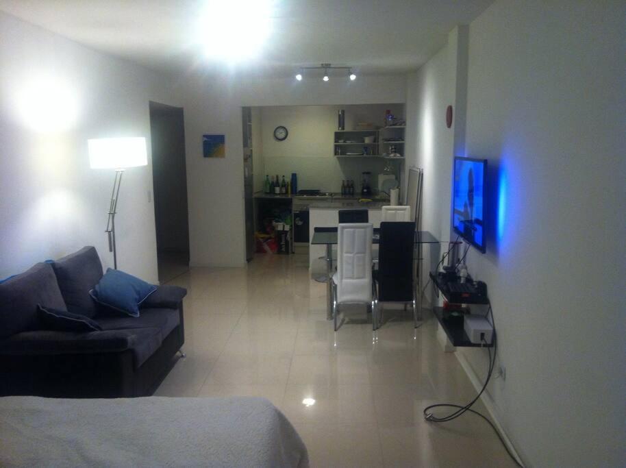 Sunny & Spacious Studio Apartamento *