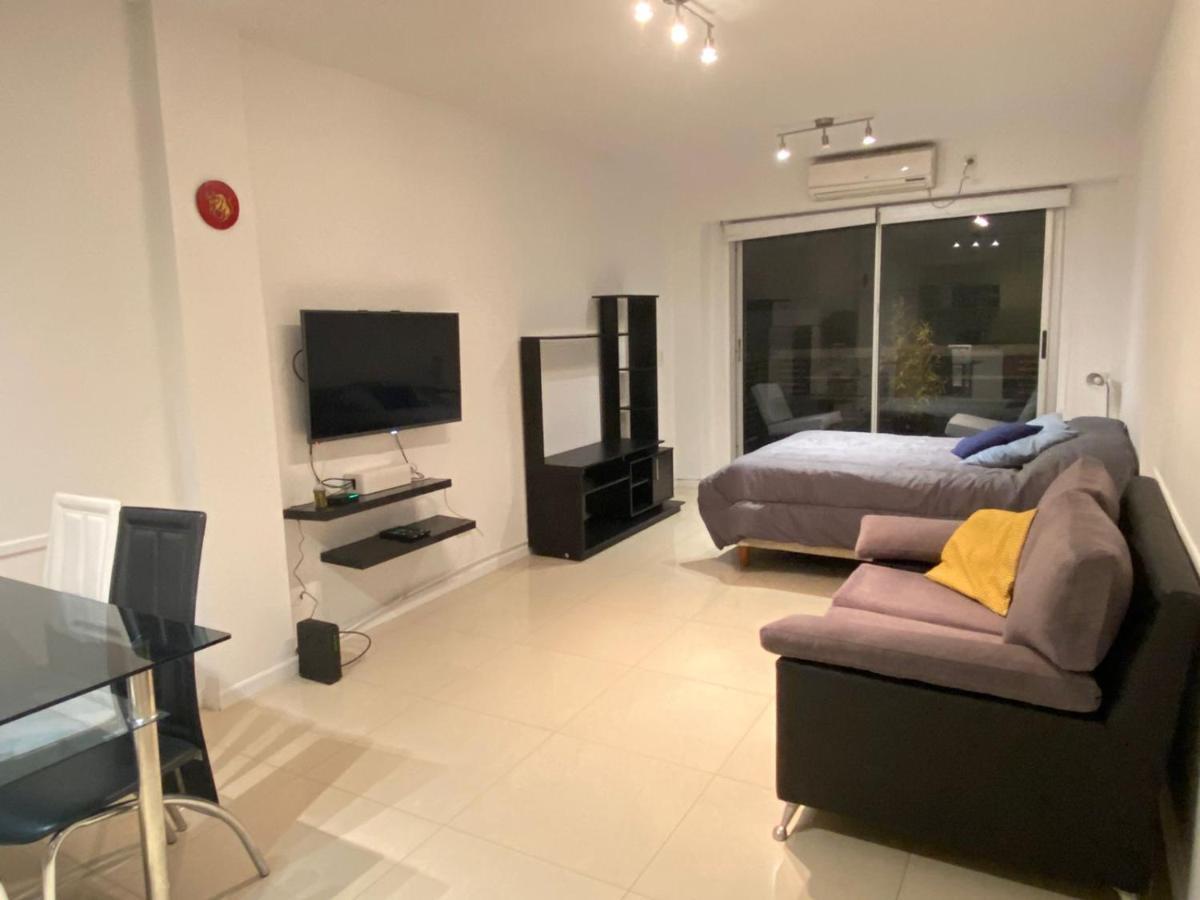 Sunny & Spacious Studio *