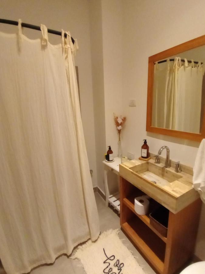 Habitación en casa particular Bano Y Entrada Independiente