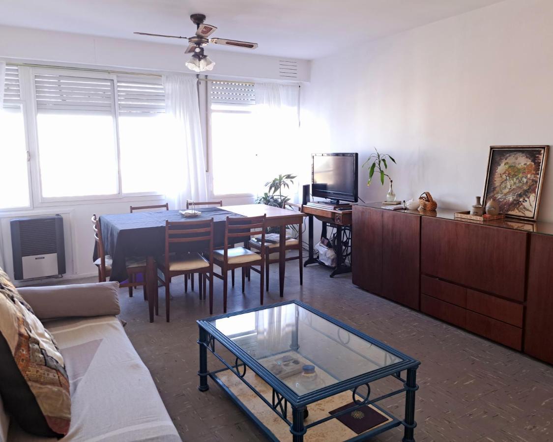 Amplio Departamento, 3 Ambientes, Muy Luminoso Y Muy Bien Comunicado. *