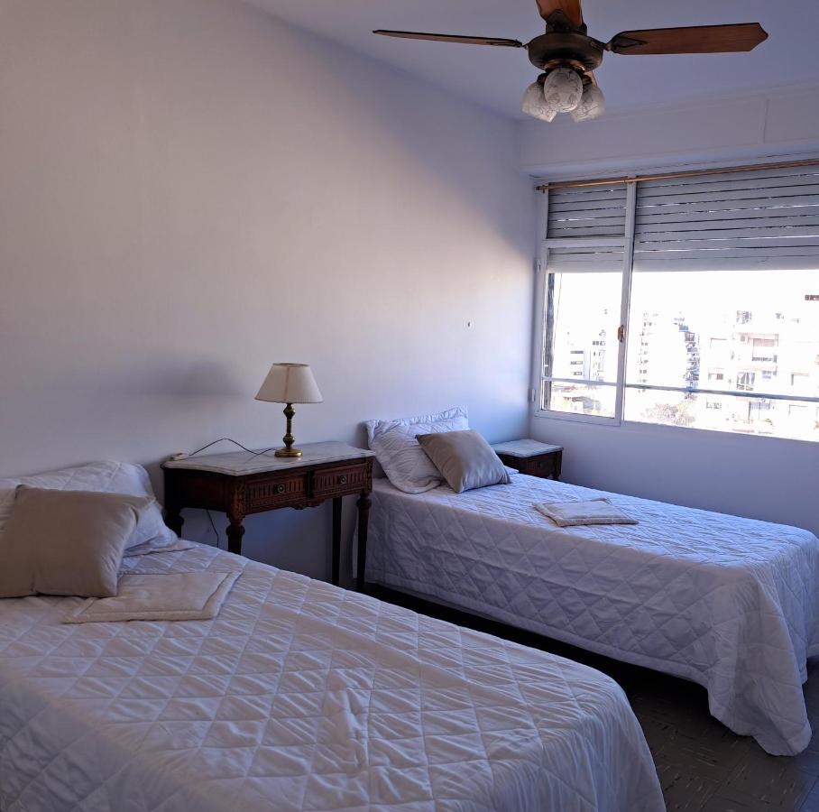Amplio Departamento, 3 Ambientes, Muy Luminoso Y Muy Bien Comunicado. Apartamento *