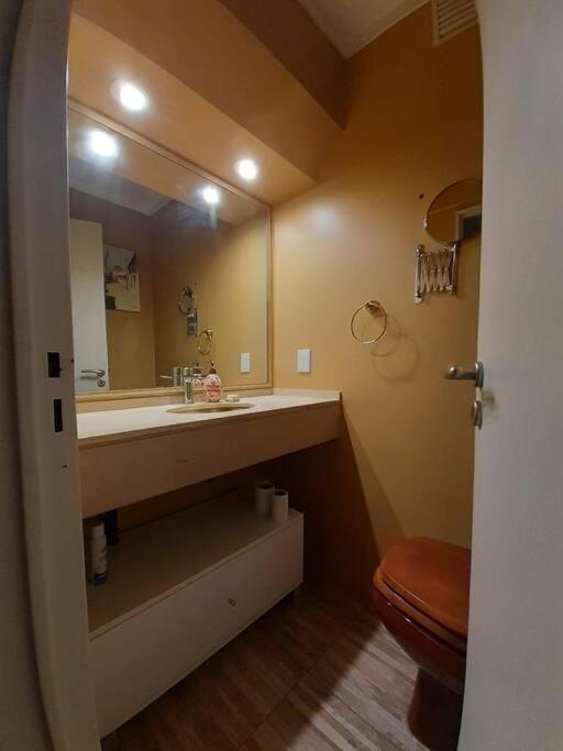 Apartamento Excelente Semipiso Todo Externo Frente A Plaza Buenos Aires