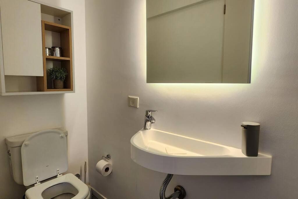 Apartamento Blanco Con Balcon Ciudad Autónoma de Buenos Aires