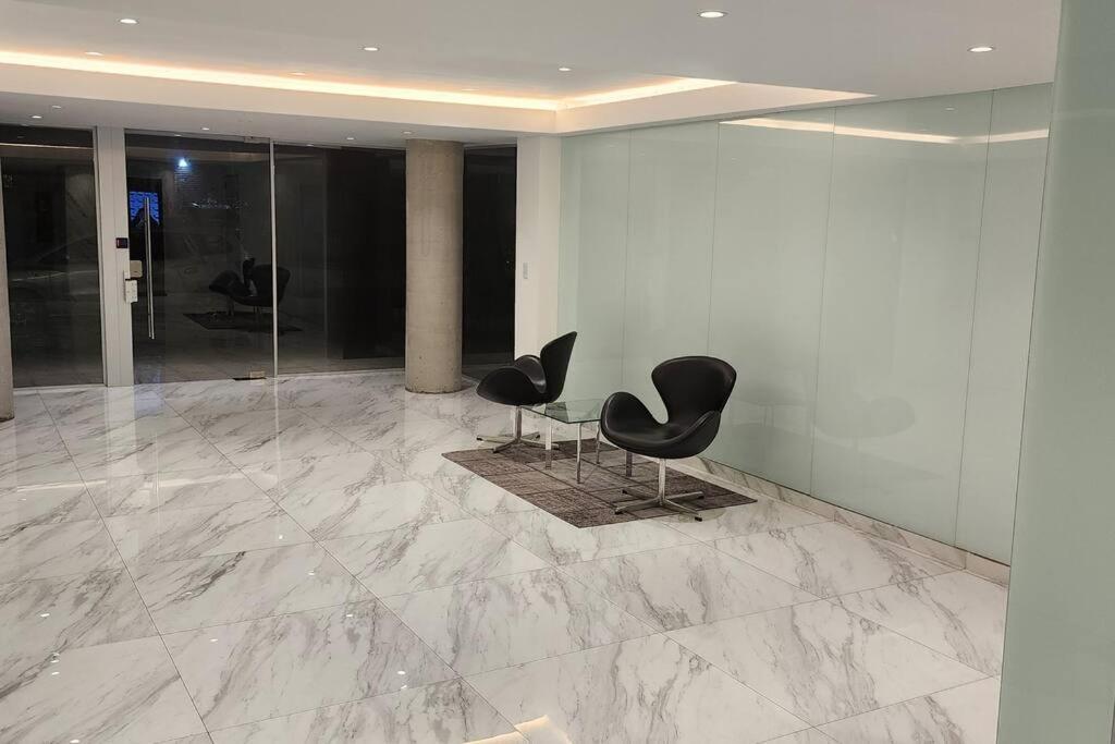 Apartamento Blanco Con Balcon *