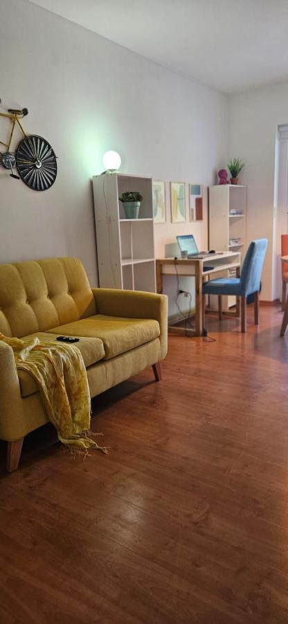 Bonpland, Sol Y Color, Dos Ambientes Con Servicios Apartamento
