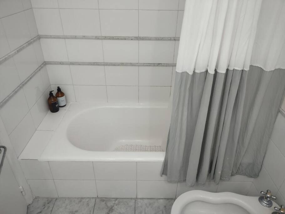 Recoleta At A Spacious & Bright By Carpincho Re Apartamento Ciudad Autónoma de Buenos Aires