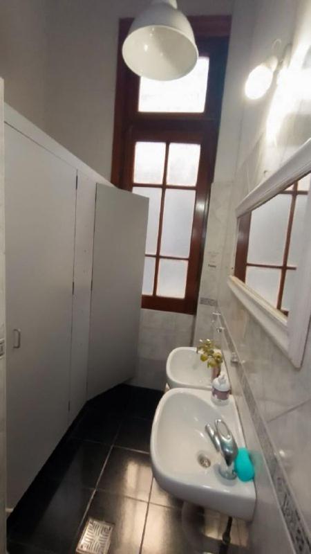 Dante Y Compania Hostal
