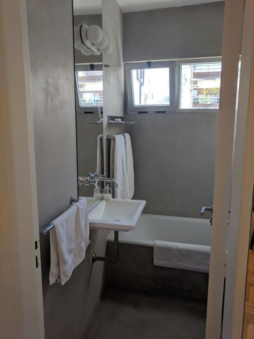 2 Bed 2 Bath In Palermo. Large Terrace. Apartamento