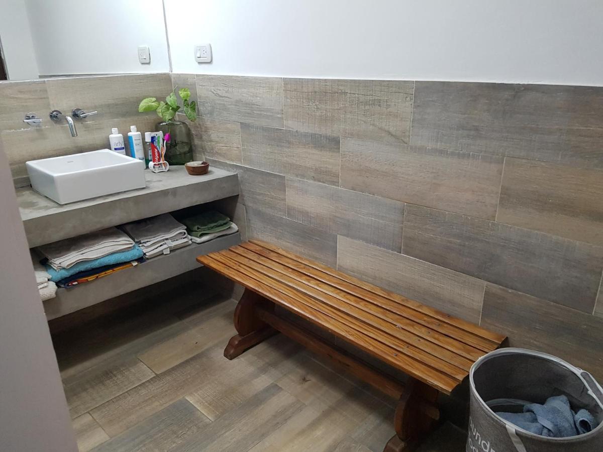 Habitación en casa particular Grande Y Luminosa Cerca Del Subte Linea B Ciudad Autónoma de Buenos Aires