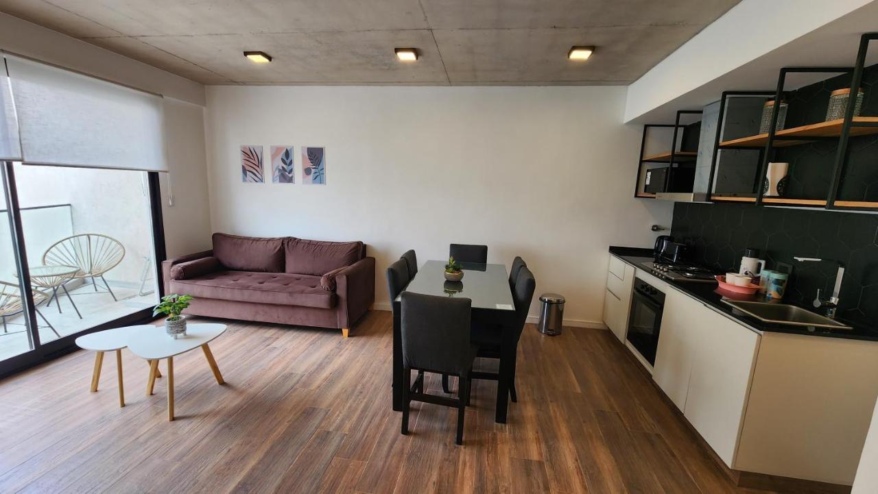 Llanos 1420 Versalles * Ciudad Autónoma de Buenos Aires