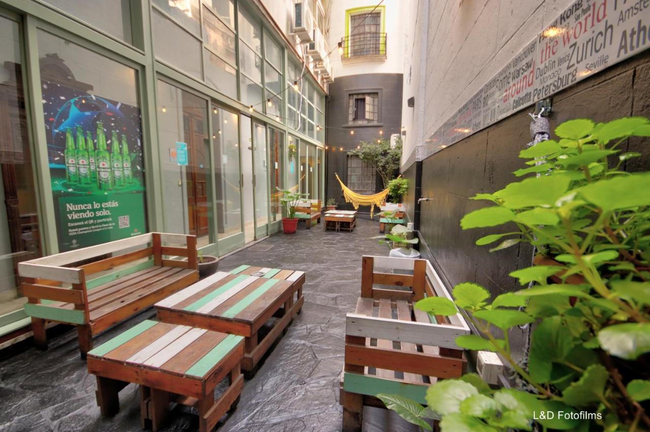 Play Arcos Hostel