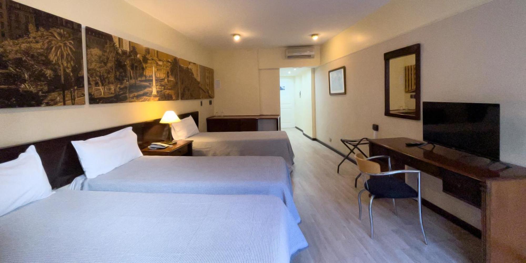 Reconquista Plaza Hotel