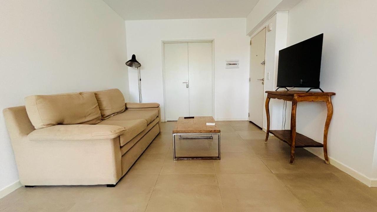 Palermo Hollywood. 2 Ambientes Con Pileta, Balcon Y Parrilla * Buenos Aires