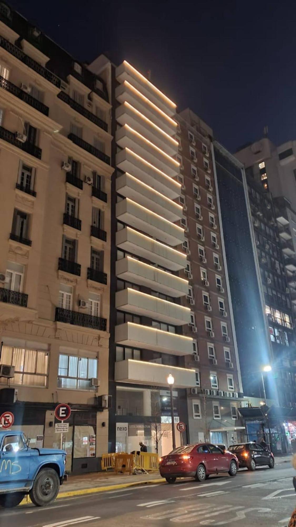 Modern New At Cordoba Ave.