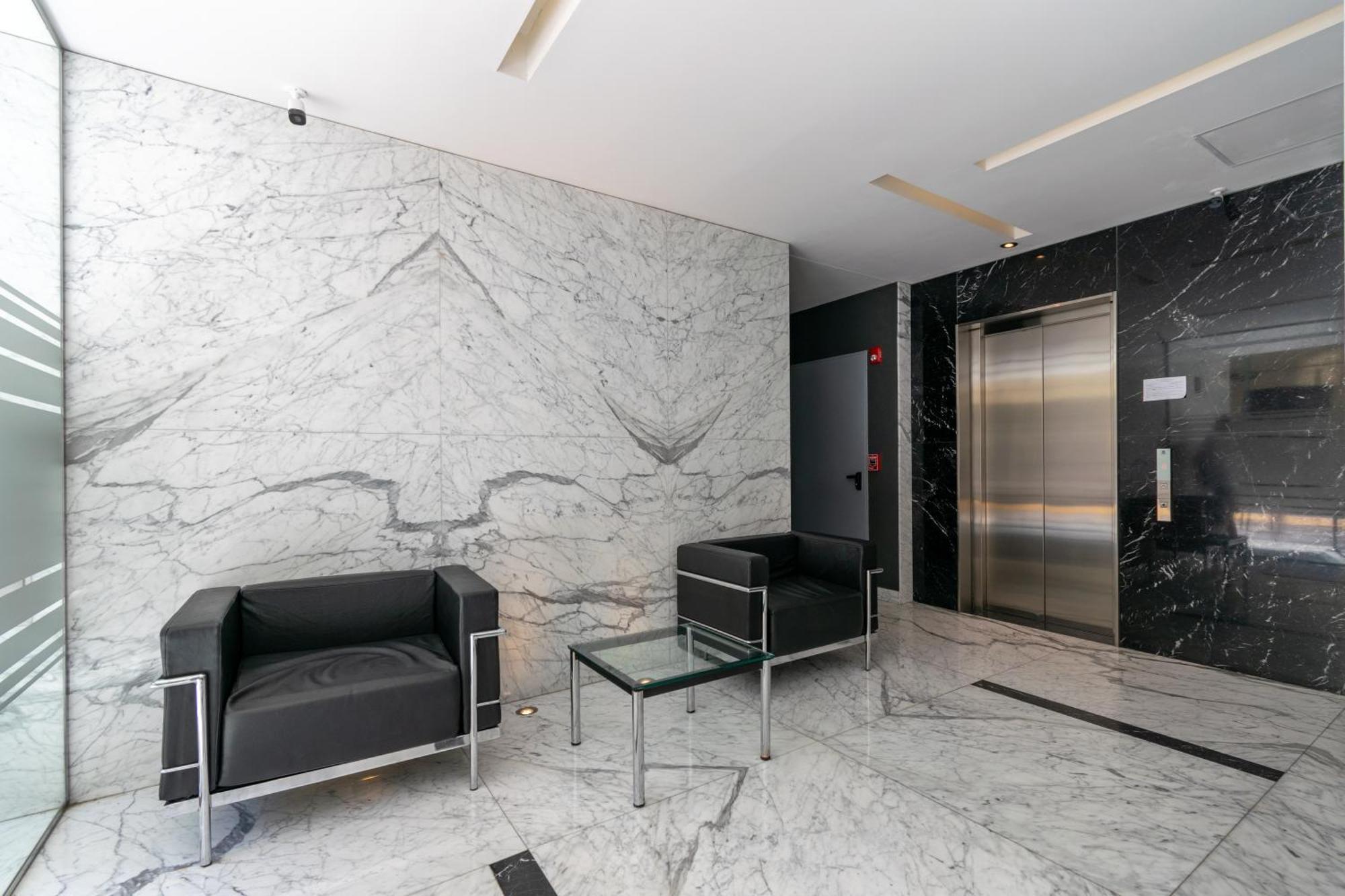 Rawson Park A Media Cuadra Del Hospital Italiano By Debarrio Aparts
