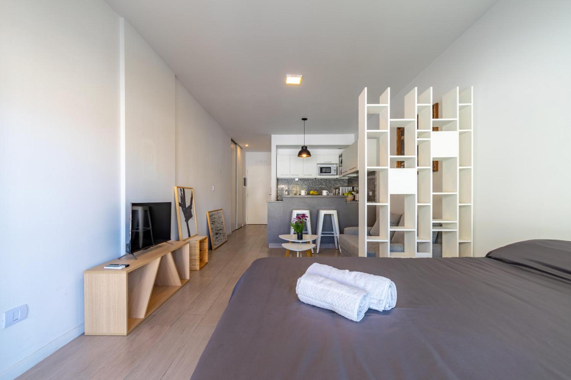 Rawson Park A Media Cuadra Del Hospital Italiano By Debarrio Aparts