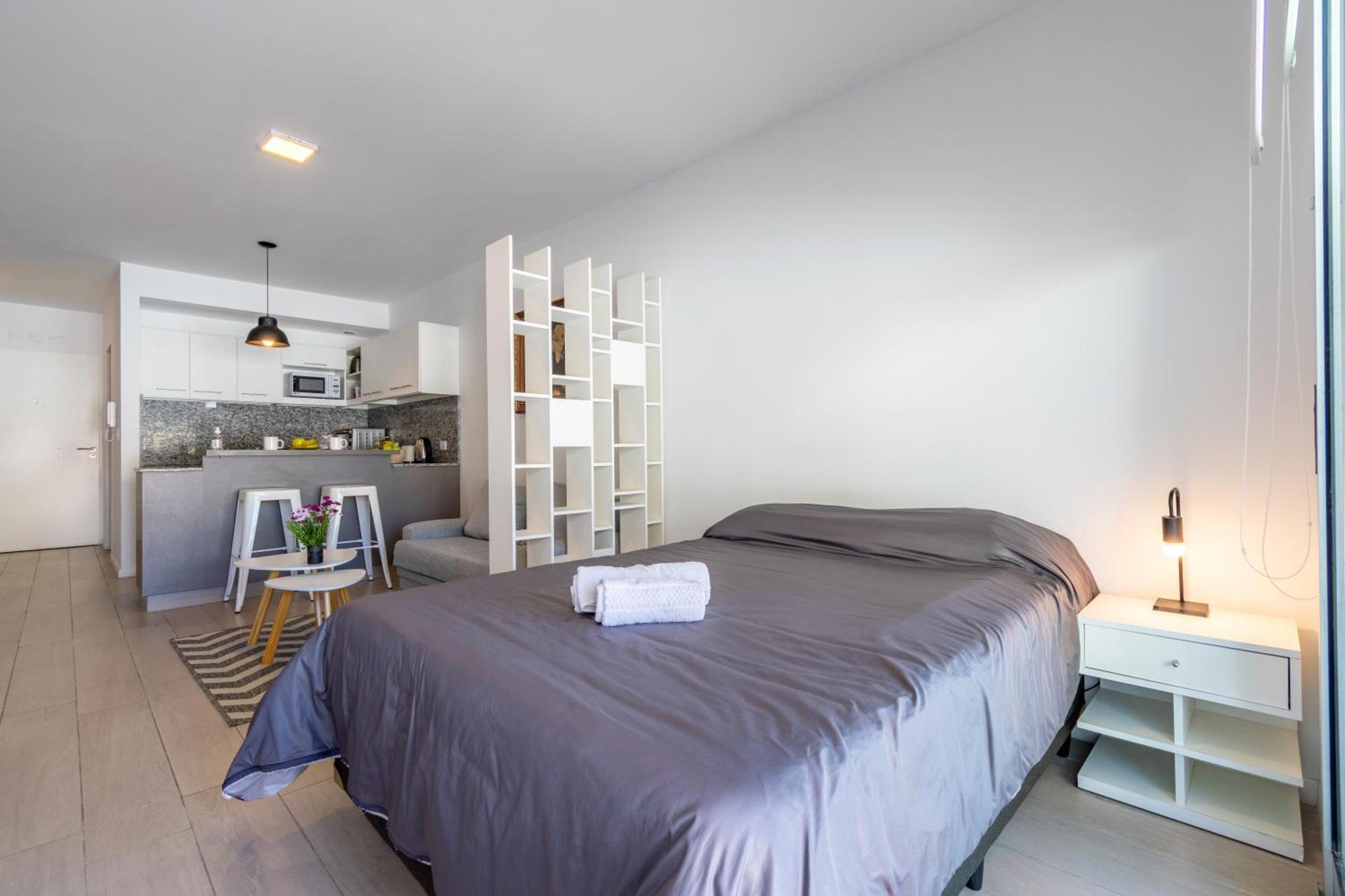 Apartamento Rawson Park A Media Cuadra Del Hospital Italiano By Debarrio Aparts *