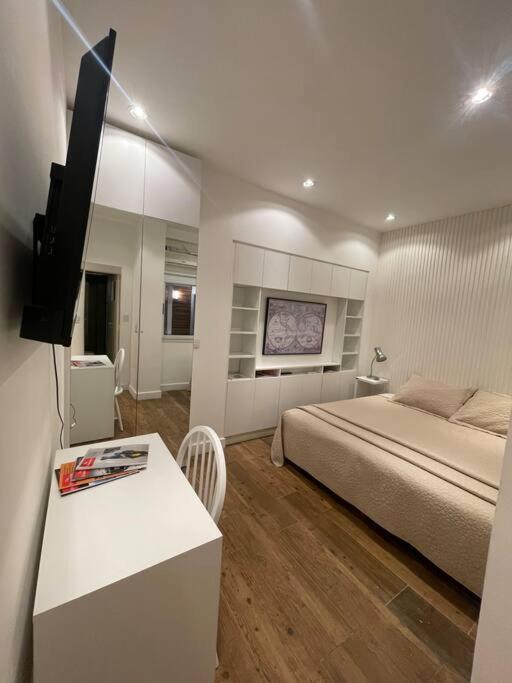 White Callao Apartment