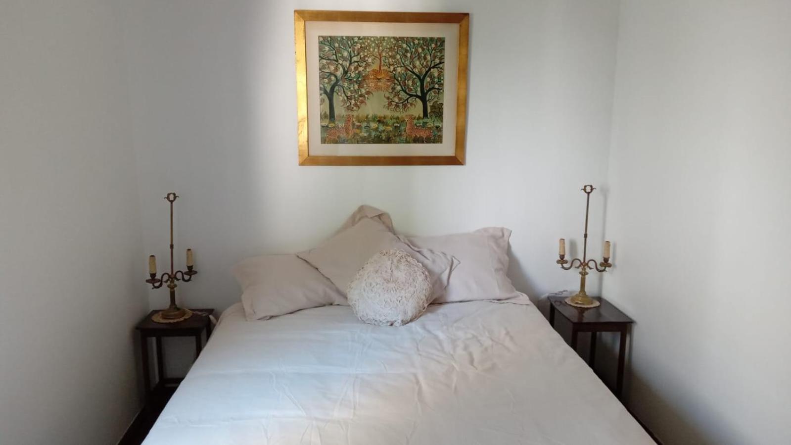 Tu Lugar En Recoleta, Amplio Monoambiente Con Bano Completo Y Cocina Aparte Buenos Aires