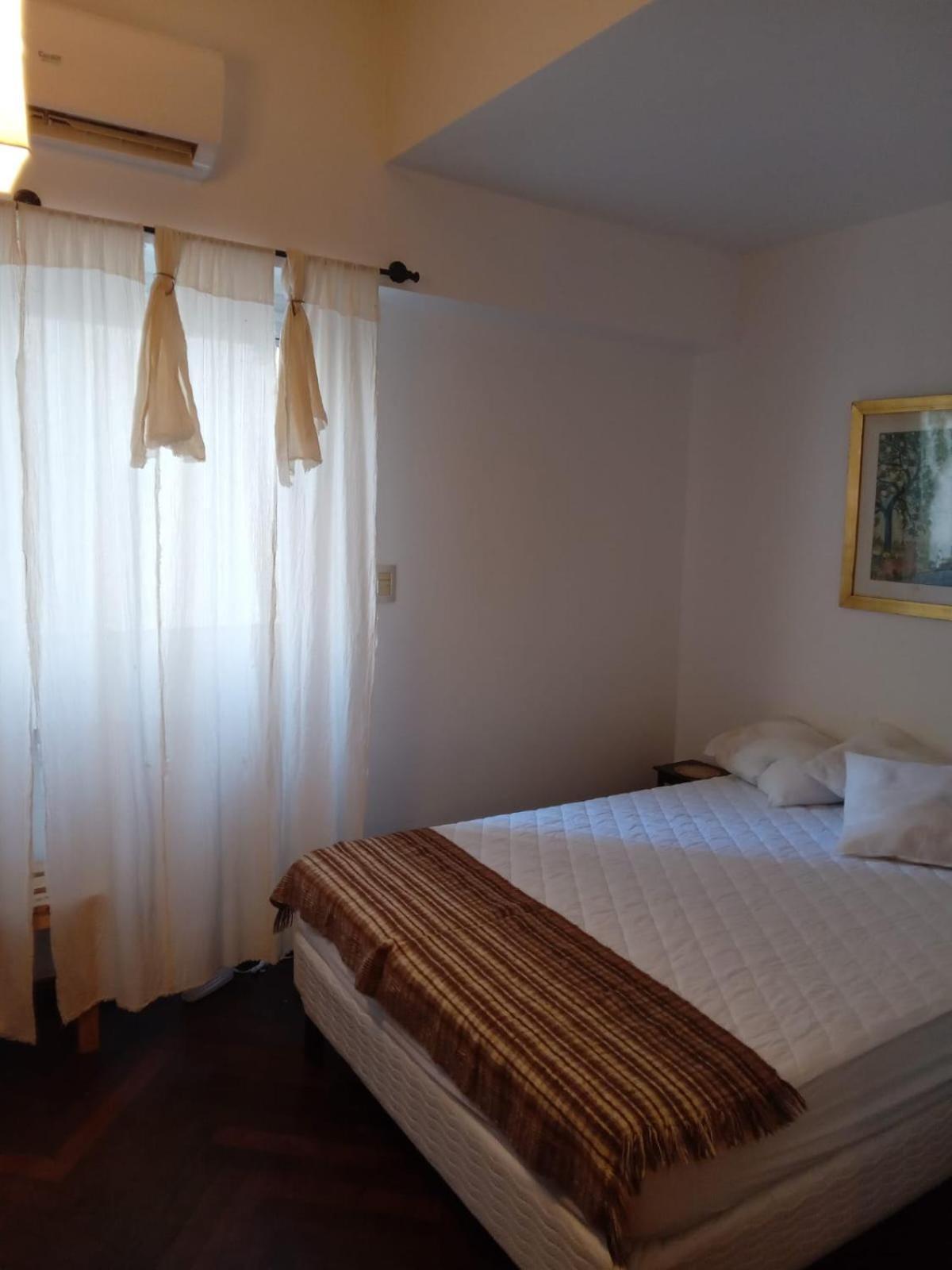 Tu Lugar En Recoleta, Amplio Monoambiente Con Bano Completo Y Cocina Aparte Buenos Aires