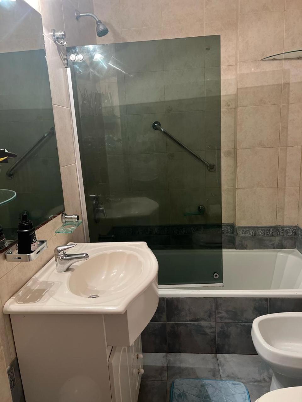Experiencia Aguirre A Dos Cuadras Del Subte B. Corazon De Outlets, Comercios Y Bares Gastronomicos. Apartamento *