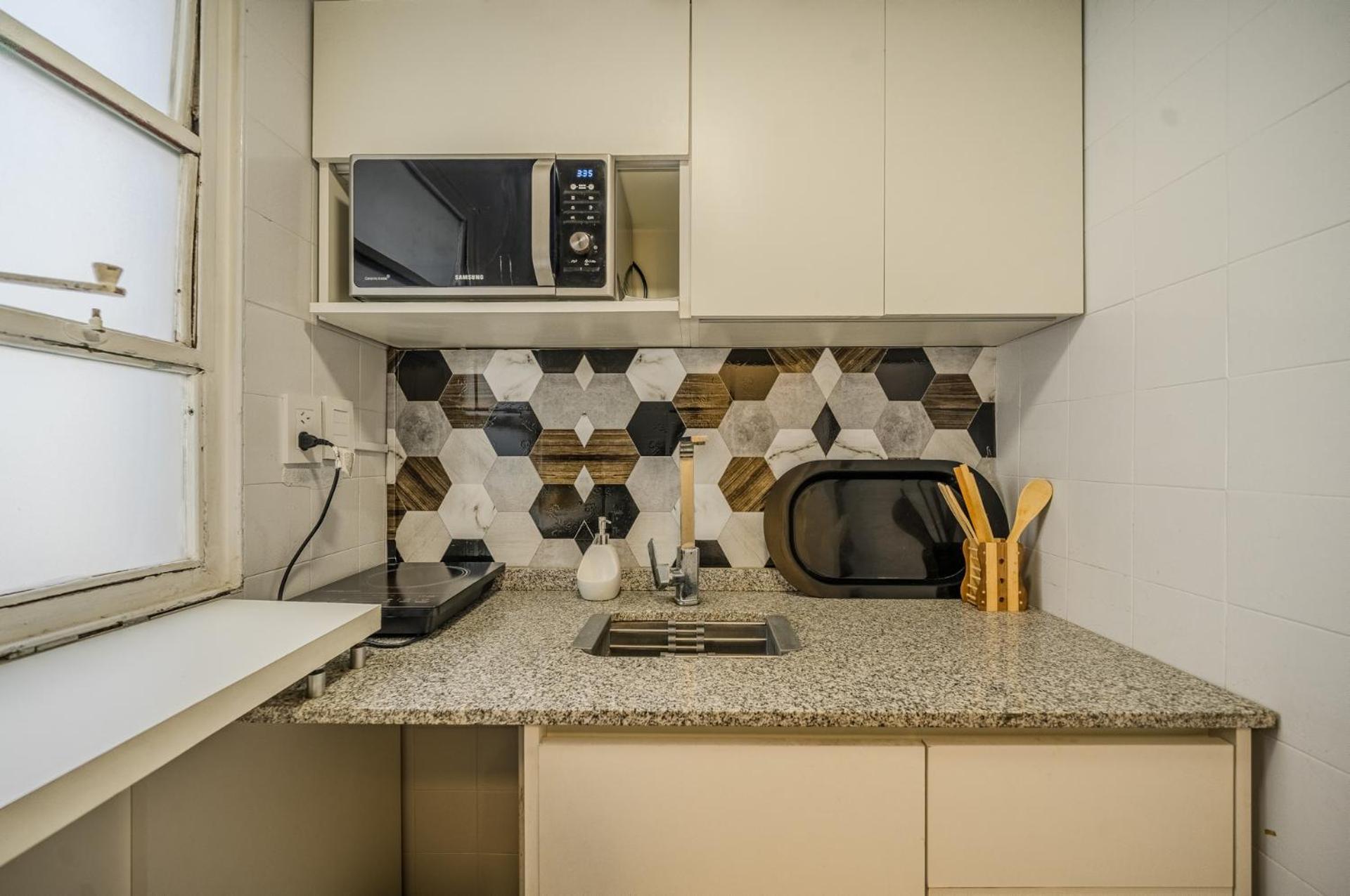 Hermoso Departamento Con Balcon Al Obelisco I