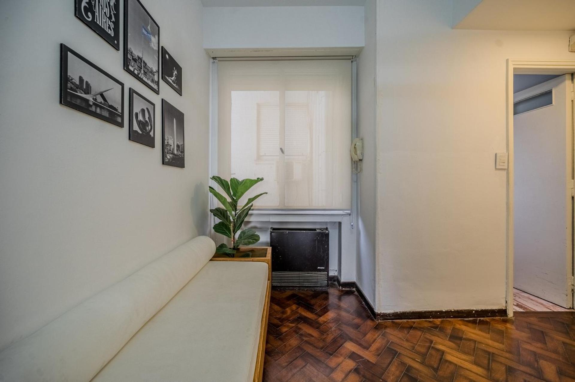 Hermoso Departamento Con Balcon Al Obelisco I