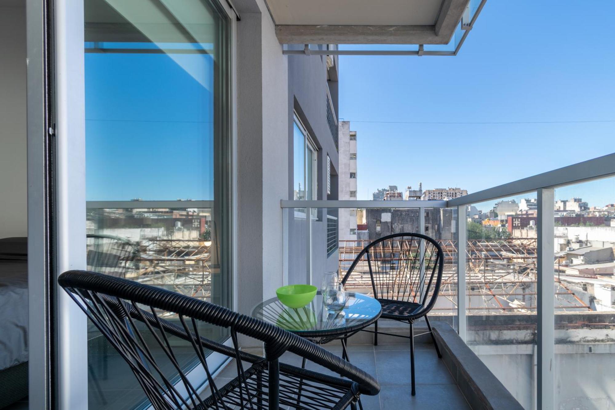 Apartamento Rawson Park A Media Cuadra Del Hospital Italiano By Debarrio Aparts *