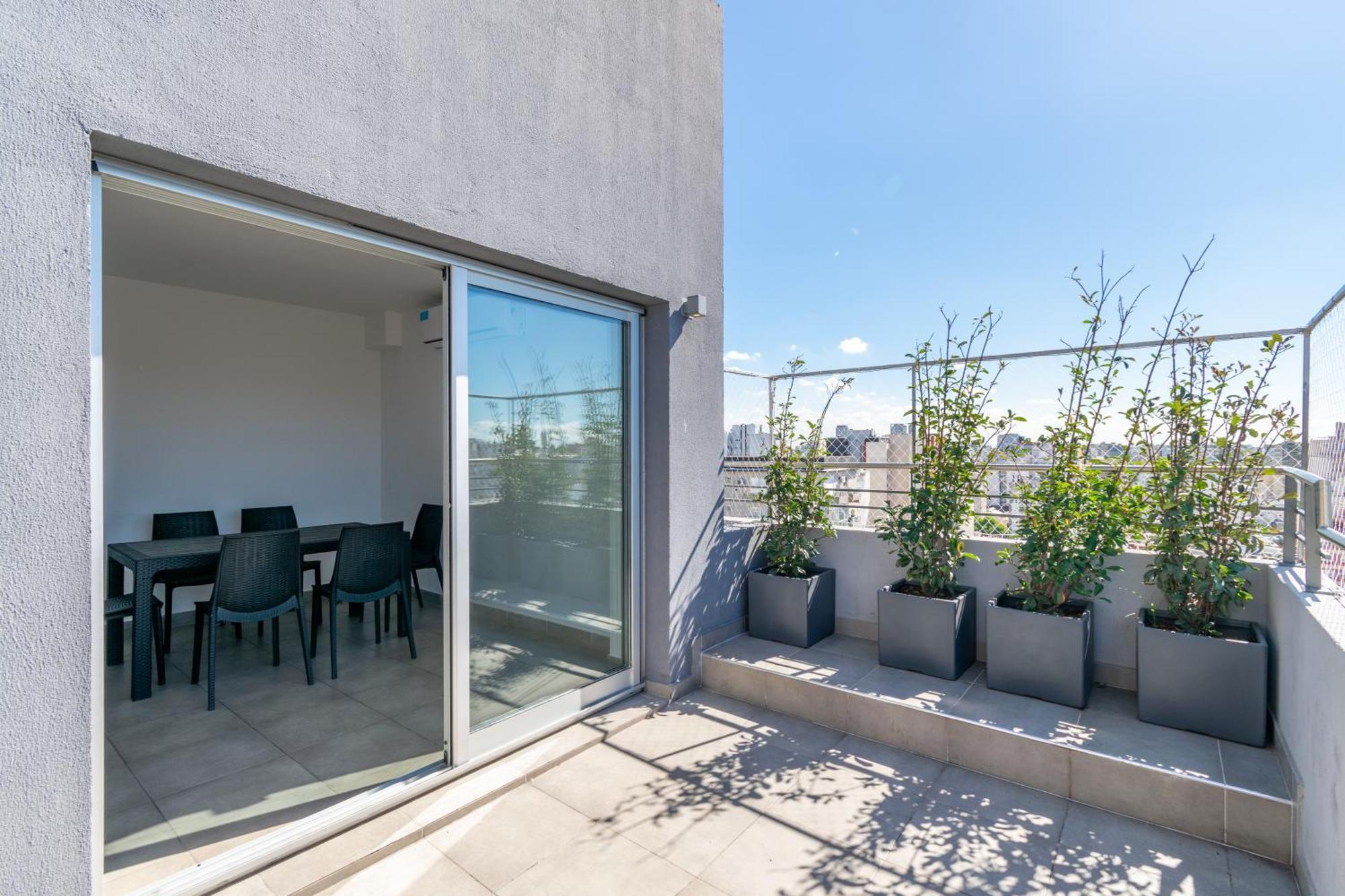 Rawson Park A Media Cuadra Del Hospital Italiano By Debarrio Aparts Apartamento