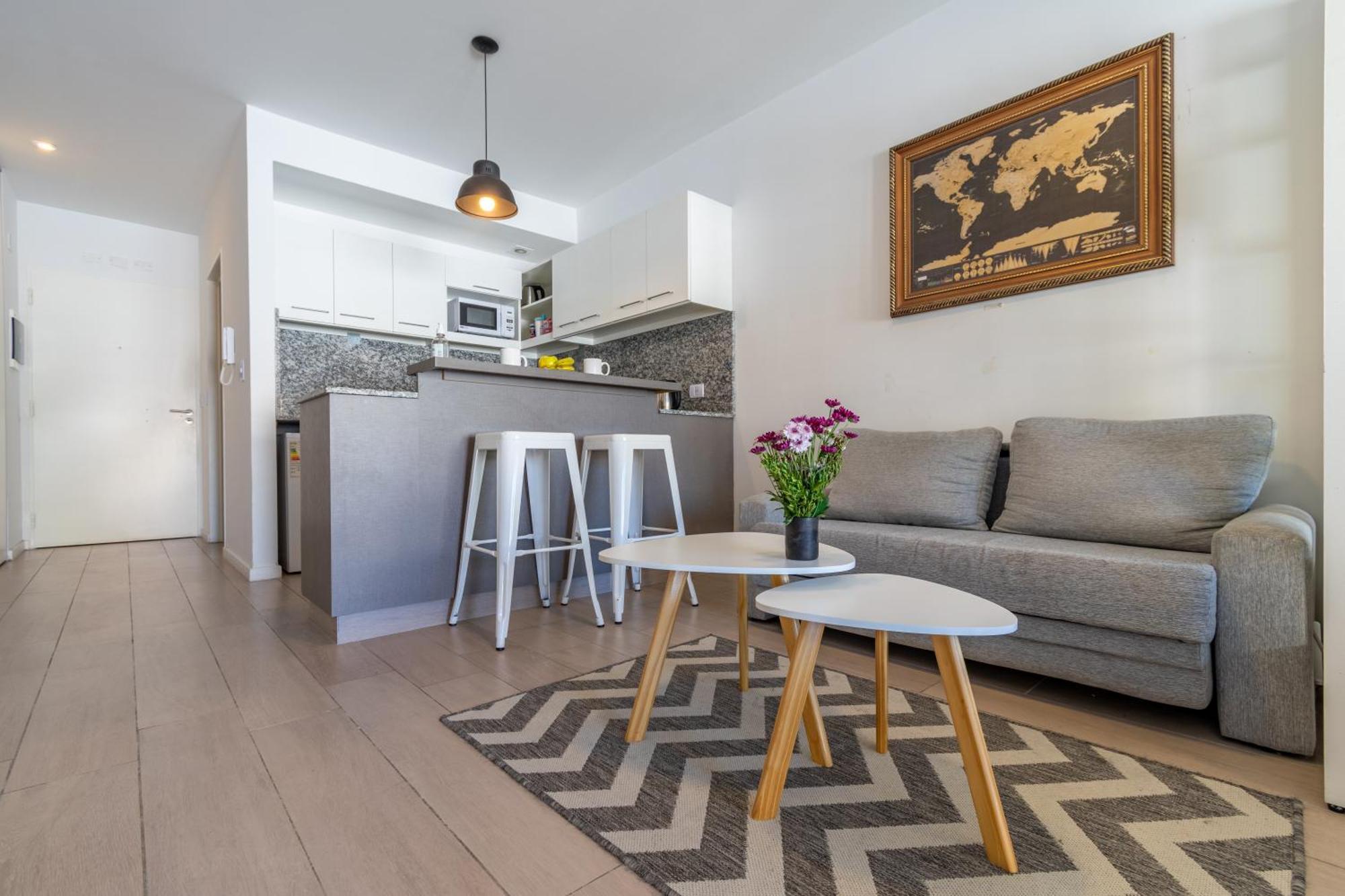 Apartamento Rawson Park A Media Cuadra Del Hospital Italiano By Debarrio Aparts *