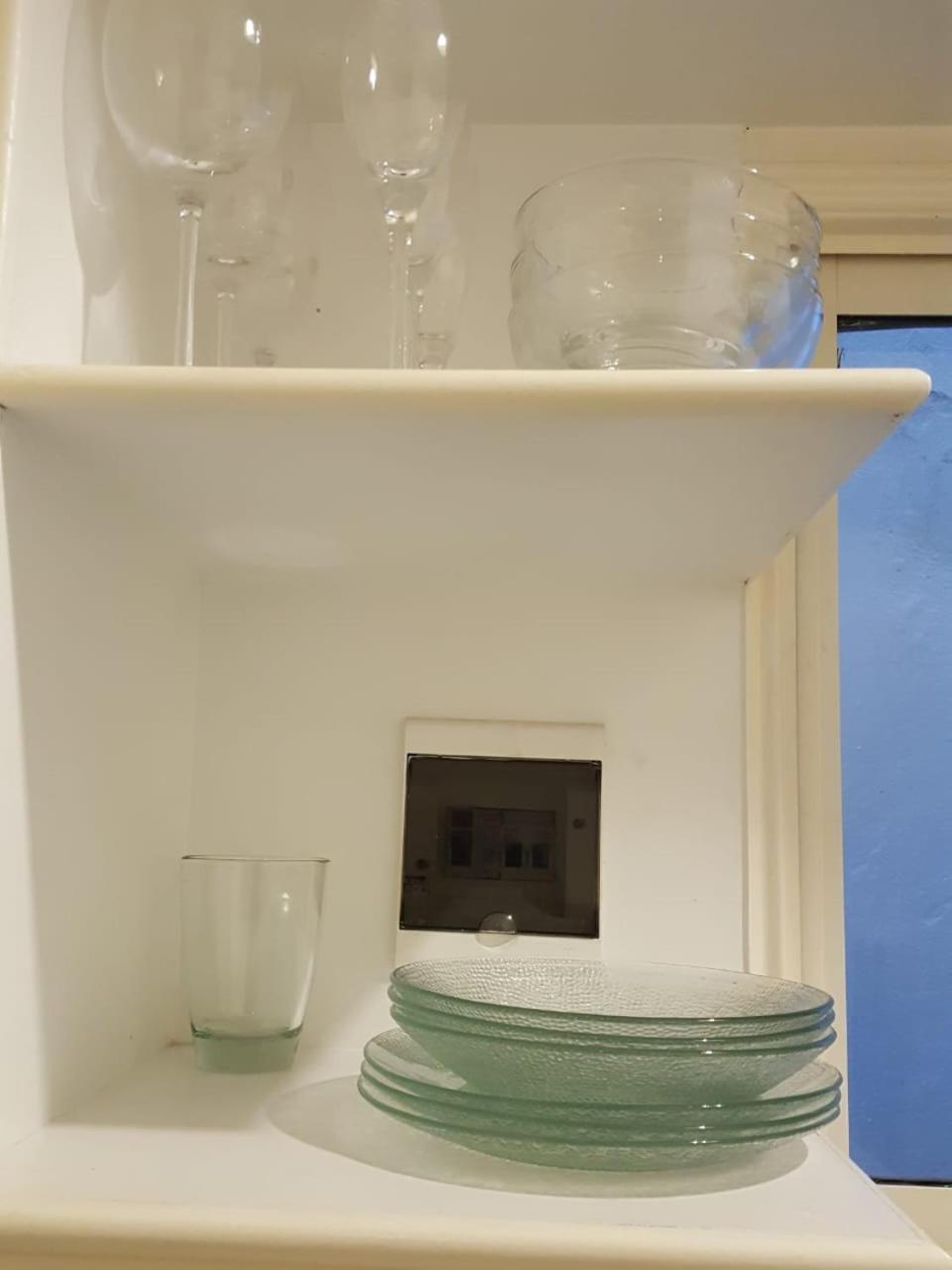 Tu Lugar En Recoleta, Amplio Monoambiente Con Bano Completo Y Cocina Aparte Buenos Aires