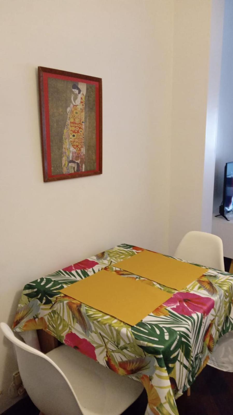 Tu Lugar En Recoleta, Amplio Monoambiente Con Bano Completo Y Cocina Aparte Apartamento