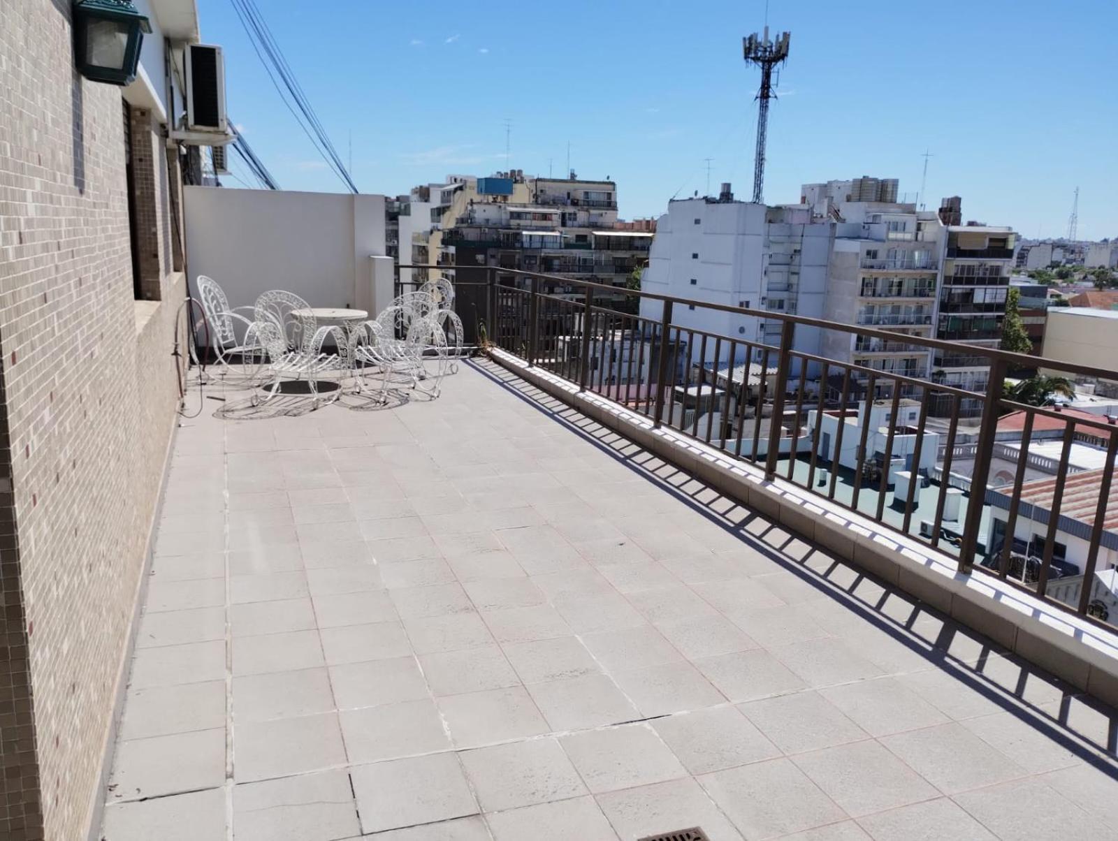 Depto En Flores Centro Comercial Mayorista De Ropa Avellaneda Consultar Hasta Cinco Plazas Minimo Dos Noches Buenos Aires