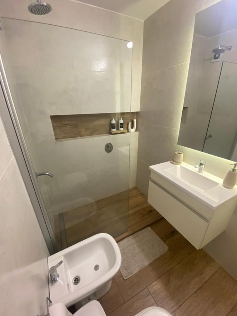 Modern 2 Bedroom At Recoleta *