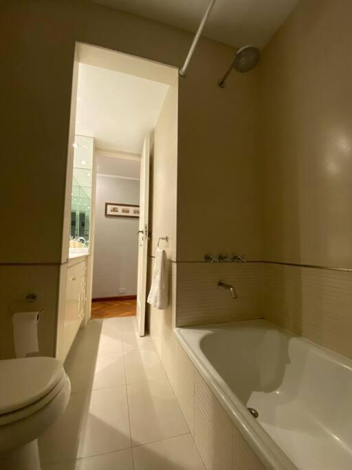 Piso Luminoso Y Amplio En Recoleta Apartamento