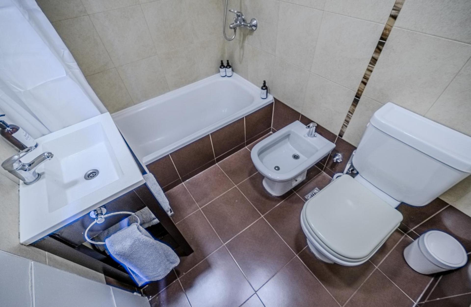 Apartamento Elegante Departamento Nuevo Zona Hospital Italiano, *