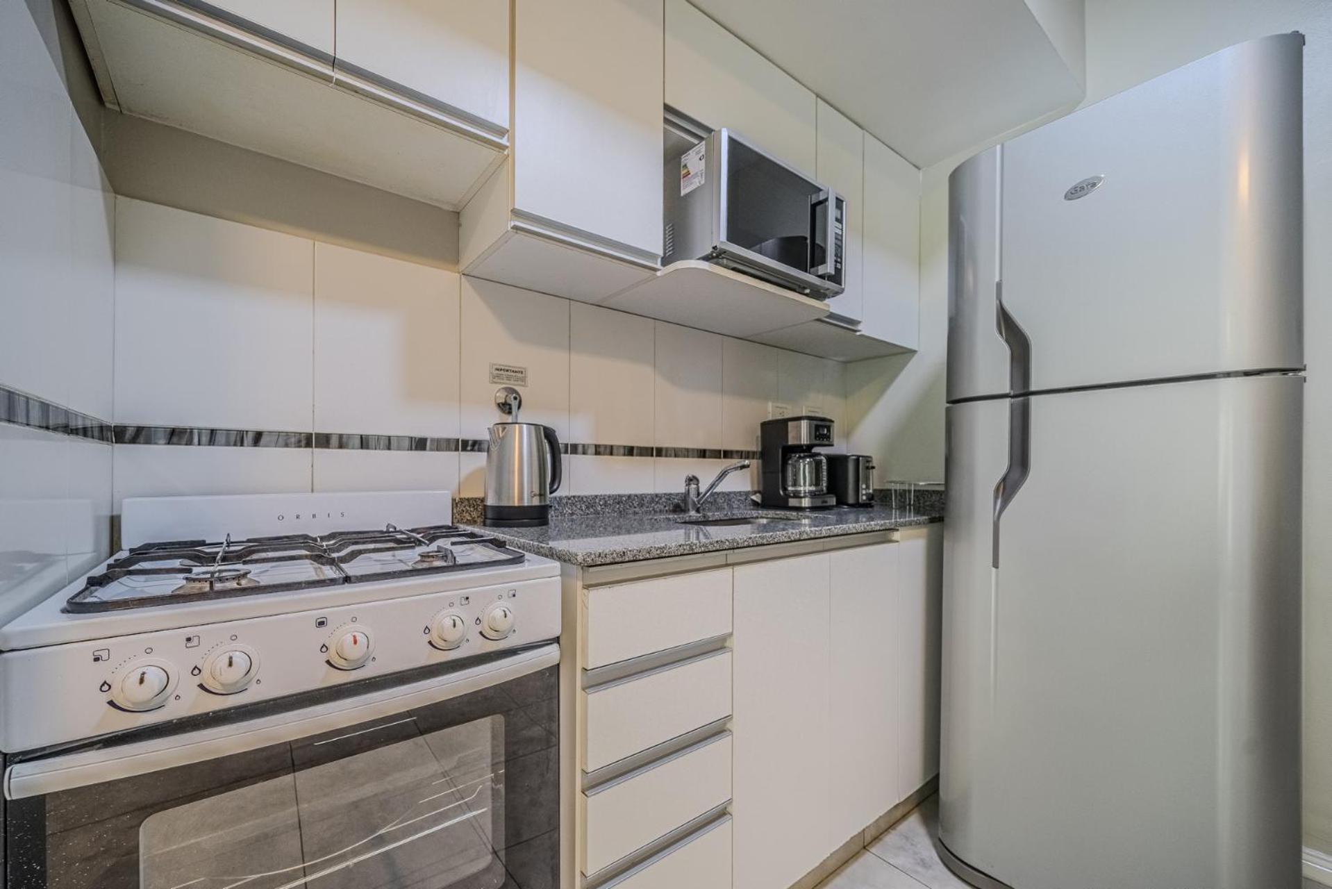 Apartamento Elegante Departamento Nuevo Zona Hospital Italiano, *