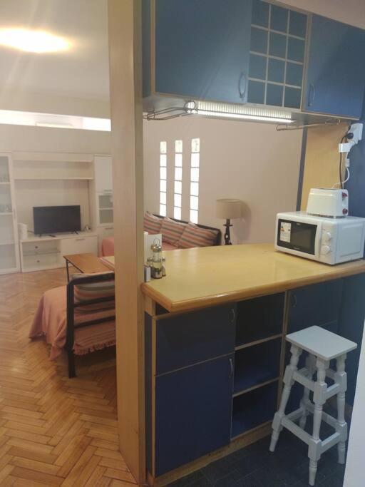 Monoambiente Amplio Y Luminoso Muy Cerca De Universidades Y Sanatorios. Apartamento Buenos Aires