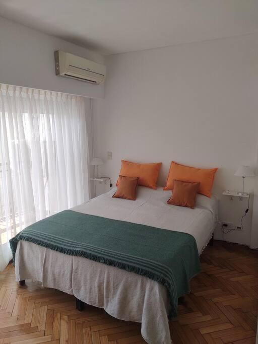 Monoambiente Amplio Y Luminoso Muy Cerca De Universidades Y Sanatorios. Apartamento *
