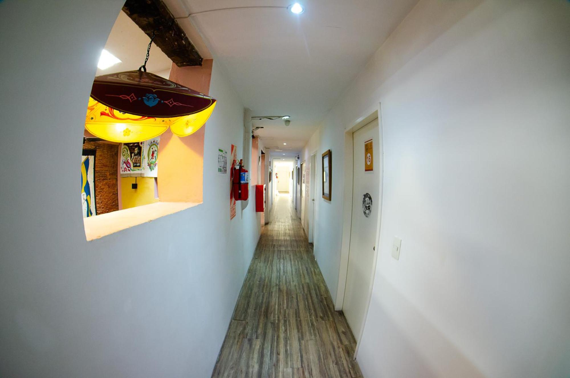 Hotel Ba Stop House 3*